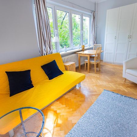 Апартаменты Hoza Str Apt. Great Location. Close To Everything. Варшава Экстерьер фото